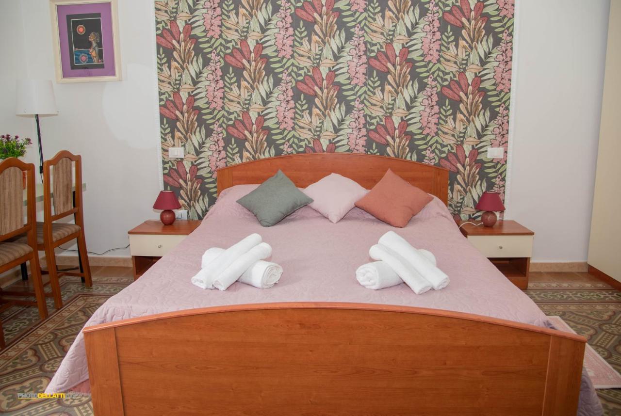 Victoria Suite Taranto Exterior foto